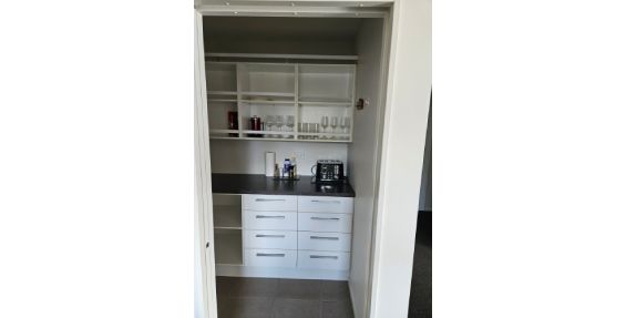 Luxury 3-Bedroom House pantry