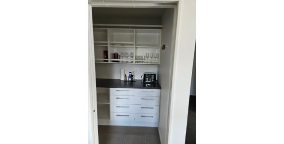 Luxury 3-Bedroom House pantry
