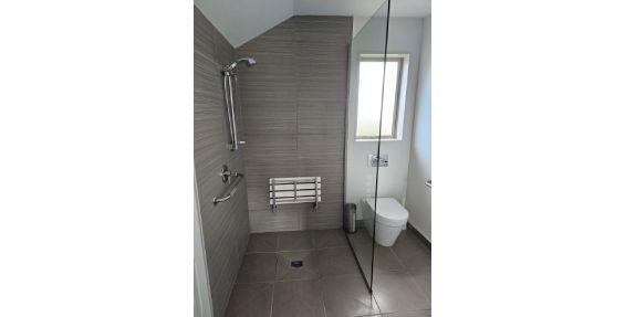 Luxury 3-Bedroom House bathroom #2